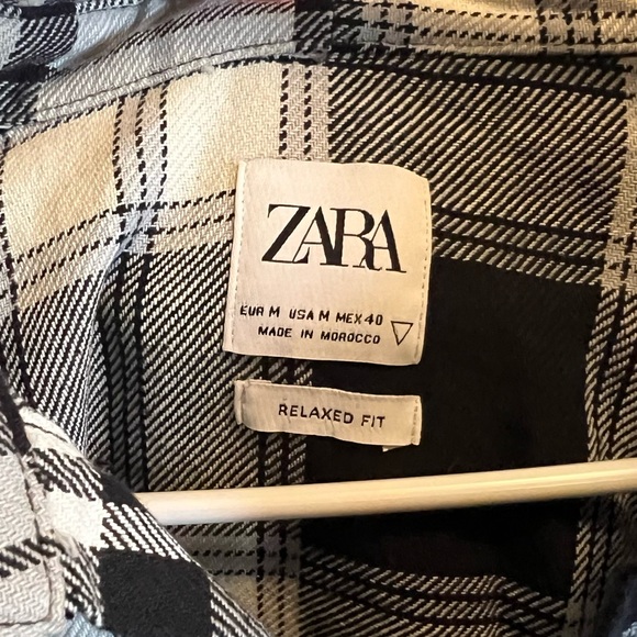 Zara button down plaid shirt. Size medium - Picture 2 of 3